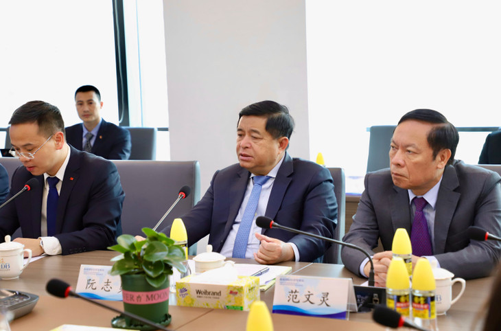 Bộ trưởng Nguyễn Chí Dũng đề nghị hai bên trao đổi về những kinh nghiệm cụ thể trong việc xây dựng Cảng Thương mại tự do Hải Nam