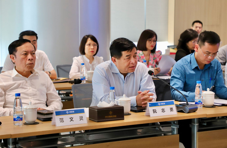 Bộ trưởng Nguyễn Chí Dũng phát biểu tại buổi làm việc với Tổng công ty Xây dựng cảng Trung Quốc