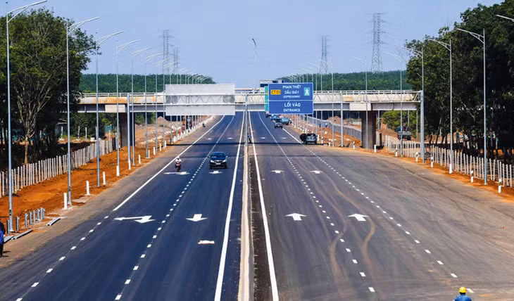 Số vốn 1 năm ngân sách trung ương giao cho Bộ Giao thông vận tải chỉ đáp ứng 66% nhu cầu đầu tư hạ tầng giao thông. Ảnh: Q.Định