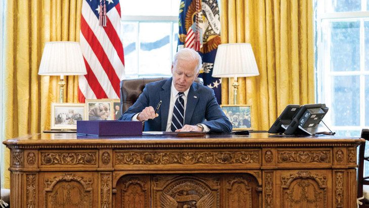 Tổng thống Mỹ Joe Biden ký ban hành gói cứu trợ trị giá 1,9 nghìn tỷ USD