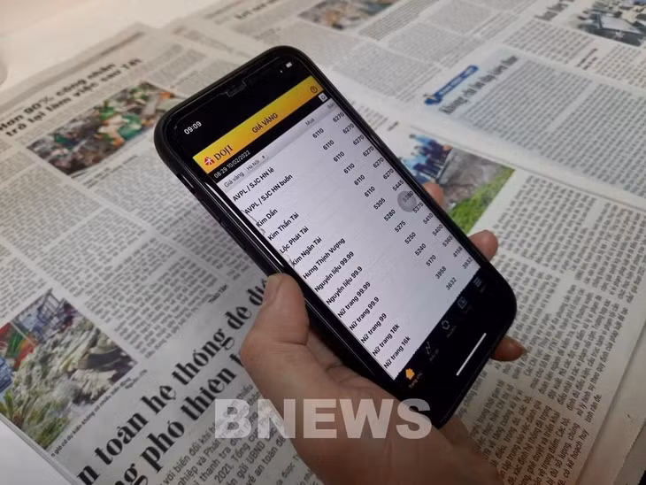 Giá vàng liên tục được cập nhật trên nền tảng số. Ảnh: Diệp Anh/BNEWS/TTXVN