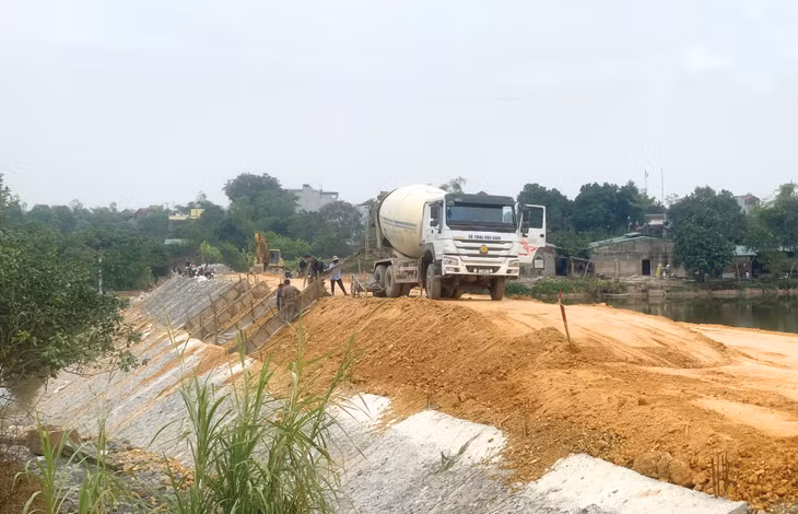 Việc sửa đổi Luật Đầu tư công được kỳ vọng tháo gỡ vướng mắc liên quan đến giải phóng mặt bằng. Ảnh: Tiên Giang Việc sửa đổi Luật Đầu tư công được kỳ vọng tháo gỡ vướng mắc liên quan đến giải phóng mặt bằng. Ảnh: Tiên Giang