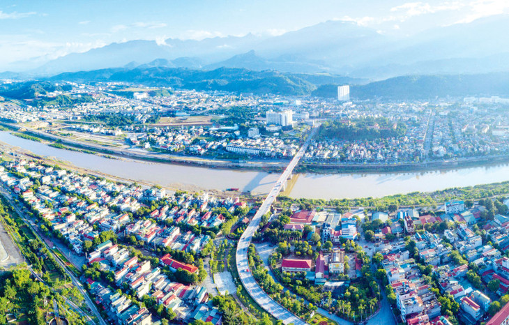 Lào Cai định hướng trở thành cực tăng trưởng, trung tâm kết nối giao thương giữa Việt Nam với các nước ASEAN và vùng Tây Nam Trung Quốc. Ảnh: Phạm Bằng