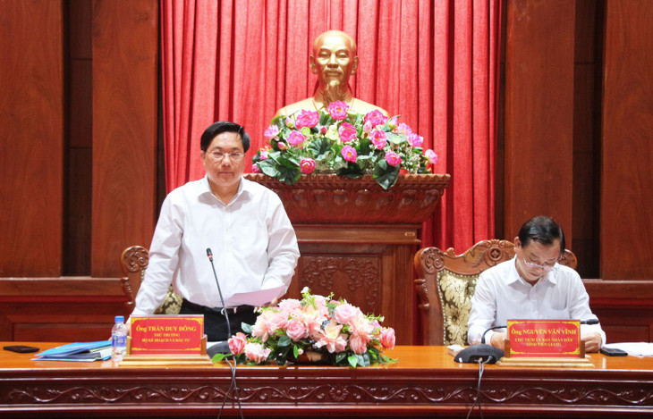 Thứ trưởng Bộ Kế hoạch và Đầu tư Trần Duy Đông phát biểu tại buổi làm việc