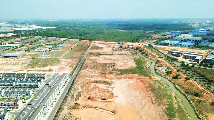 Trong quá trình lựa chọn nhà đầu tư dự án có sử dụng đất, một số địa phương gặp khó khăn trong xác định giá trị tối thiểu nhà đầu tư cam kết nộp ngân sách nhà nước. Ảnh: Nhã Chi