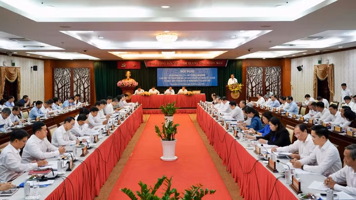 Thủ tướng Phạm Minh Chính, Trưởng Ban Chỉ đạo 850 và đoàn công tác làm việc với lãnh đạo TP.HCM về kết quả phát triển kinh tế - xã hội và thực hiện Nghị quyết 98/2023/QH15 của Quốc hội về thí điểm một số cơ chế, chính sách đặc thù phát triển Thành phố sáng 10/8/2024