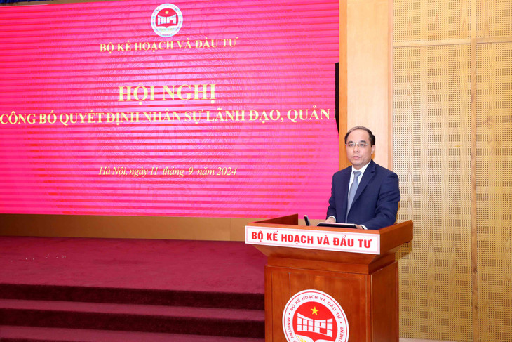 Ông Bùi Anh Tuấn, tân Cục trưởng Cục Phát triển doanh nghiệp bày tỏ vinh dự, tự hào khi được Ban cán sự Đảng, Lãnh đạo Bộ tin tưởng giao nhiệm vụ mới. Ảnh: Đức Trung