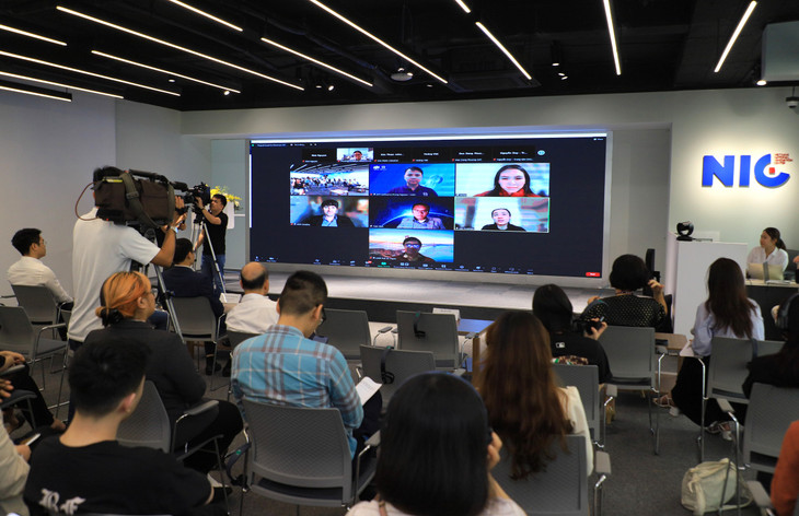 Hội thảo là nơi các chuyên gia công nghệ từ Mỹ chia sẻ các xu hướng mới nhất về phát triển và ứng dụng công nghệ AI để cải thiện hoạt động kinh doanh. Ảnh: NIC Hội thảo là nơi các chuyên gia công nghệ từ Mỹ chia sẻ các xu hướng mới nhất về phát triển và ứng dụng công nghệ AI để cải thiện hoạt động kinh doanh. Ảnh: NIC