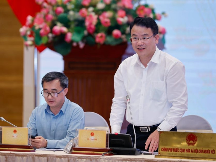 Thứ trưởng Bộ Tài chính Trần Quốc Phương phát biểu tại Họp báo. Ảnh: VGP/Nhật Bắc