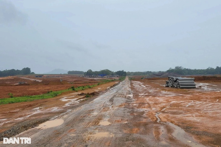 Dự án số 2, Khu đô thị mới Sao Mai Lam Sơn - Sao Vàng được phê duyệt 2015 là dự án có quy mô lớn nhất trong số 12 dự án thực hiện thanh tra đợt này với hơn 70 ha. Dự án số 2, Khu đô thị mới Sao Mai Lam Sơn - Sao Vàng được phê duyệt 2015 là dự án có quy mô lớn nhất trong số 12 dự án thực hiện thanh tra đợt này với hơn 70 ha.