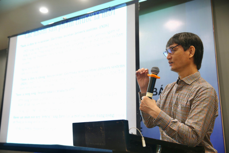 ThS.BS Nguyễn Tuấn Lâm - Chuyên gia của Tổ chức Y tế thế giới (WHO) tại Việt Nam chia sẻ kinh nghiệm quốc tế và khuyến nghị của WHO về thuế thuốc lá, rượu bia... Ảnh: Lê Tiên ThS.BS Nguyễn Tuấn Lâm - Chuyên gia của Tổ chức Y tế thế giới (WHO) tại Việt Nam chia sẻ kinh nghiệm quốc tế và khuyến nghị của WHO về thuế thuốc lá, rượu bia... Ảnh: Lê Tiên