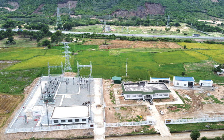 Để thu hút đầu tư, bài toán phải giải không chỉ là đủ điện, mà phải cung cấp đủ nguồn điện sạch, ổn định và thuận xu hướng toàn cầu. Ảnh: Nhã Chi