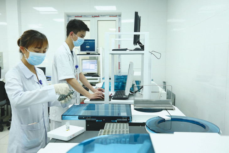 Thông tư số 22/2024/TT-BKHĐT bổ sung mẫu hồ sơ mời thầu gói thầu mượn thiết bị y tế theo phương thức một giai đoạn một túi hồ sơ, một giai đoạn hai túi hồ sơ. Ảnh minh họa: Nhã Chi