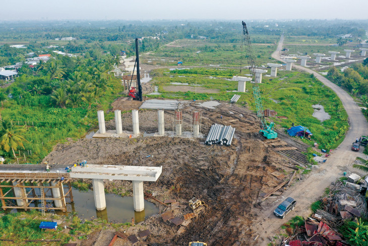 Tính riêng TP.HCM, Hà Nội và 9 dự án quan trọng quốc gia ngành giao thông vận tải, số vốn kế hoạch năm 2024 cần giải ngân còn khoảng 133 nghìn tỷ đồng. Ảnh: Lê Tiên