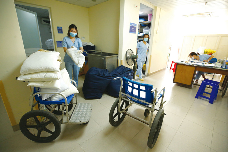 Thông tư số 06/2024/TT-BKHĐT quy định, không yêu cầu về nhân sự chủ chốt đối với gói thầu dịch vụ phi tư vấn không đòi hỏi nhân sự có chuyên môn cao. Ảnh: Nhã Chi Thông tư số 06/2024/TT-BKHĐT quy định, không yêu cầu về nhân sự chủ chốt đối với gói thầu dịch vụ phi tư vấn không đòi hỏi nhân sự có chuyên môn cao. Ảnh: Nhã Chi