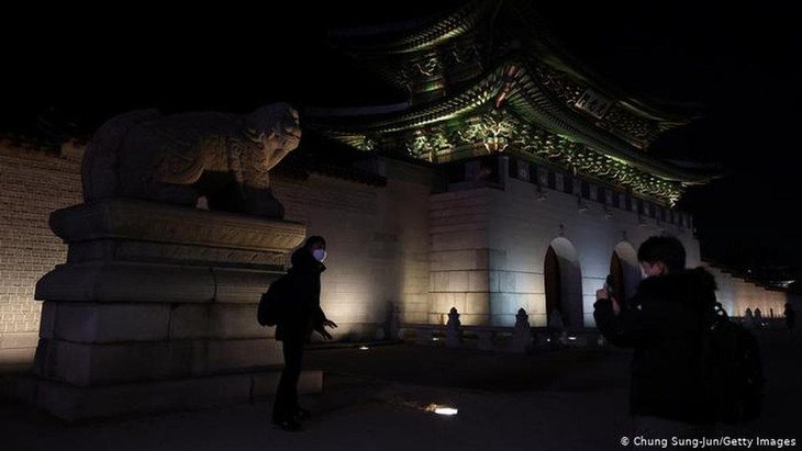 Đây là nơi có hàng nghìn người tập trung theo dõi lễ thỉnh chuông chào năm mới tại Seoul mọi năm. Nhưng năm nay, chính phủ Hàn Quốc yêu cầu người dân ở nhà, hạn chế đi lại không cần thiết và không tập trung đông người - Ảnh: Getty Images