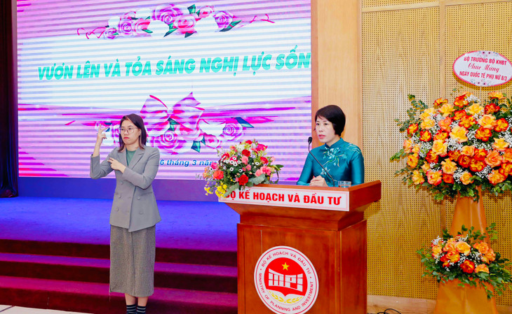 Thứ trưởng Nguyễn Thị Bích Ngọc cho biết, cộng đồng người yếu thế Việt Nam hiện có khoảng 6 triệu người. Đây là một bộ phận được Đảng, Nhà nước và Chính phủ luôn dành sự quan tâm kịp thời, sâu sát