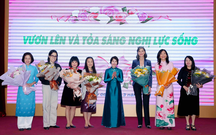 Đại diện nhiều tổ chức quốc tế cùng tham dự Chương trình &quot;Vươn lên và tỏa sáng nghị lực sống&quot; tại Bộ KH&amp;ĐT