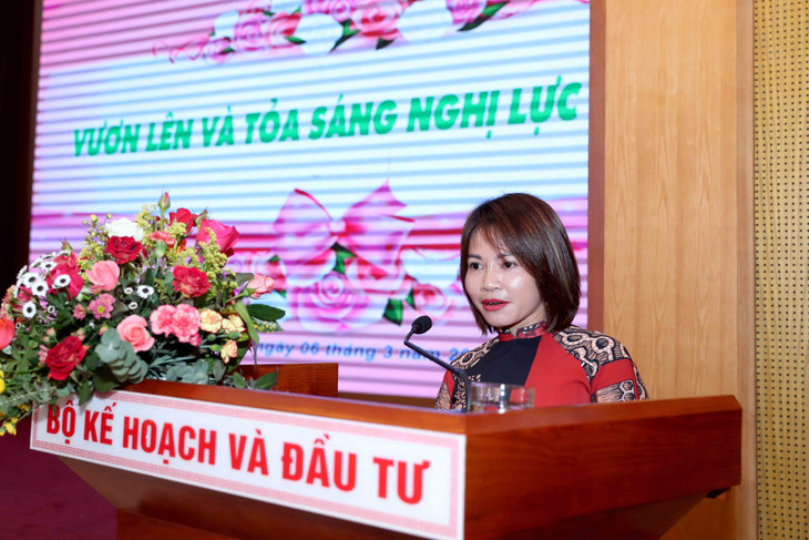 Trăn trở làm gì và làm như thế nào để tạo được việc làm cho người khuyết tật đã thúc đẩy Trần Thị Thuần thành lập HTX Tâm Ngọc năm 2019, dấn bước vào thương trường
