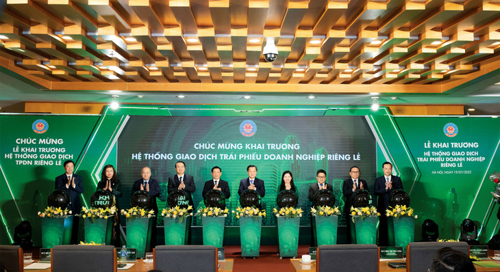 Hệ thống giao dịch trái phiếu doanh nghiệp riêng lẻ khai trương ngày 19/7/2023 với sự chứng kiến của lãnh đạo Chính phủ và một số bộ, ngành