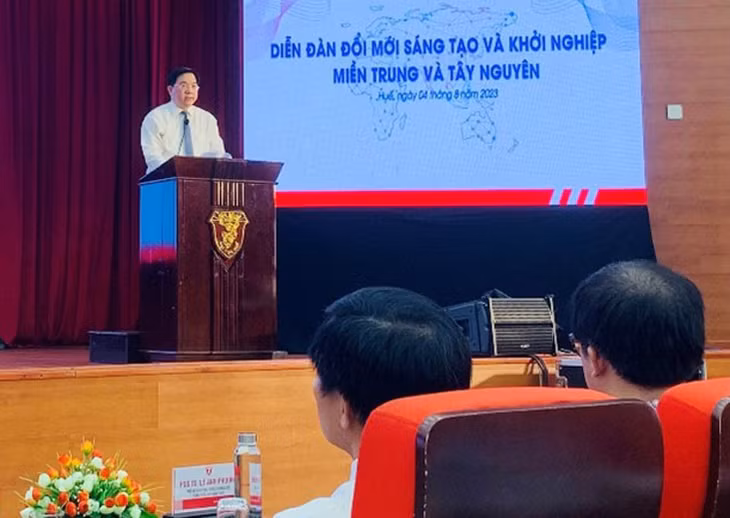 Thứ trưởng Bộ Kế hoạch và Đầu tư Trần Duy Đông phát biểu tại Diễn đàn. Ảnh: NIC