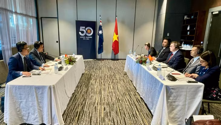 Bộ trưởng Nguyễn Chí Dũng mong muốn hai bên sẽ tiếp tục thúc đẩy hợp tác toàn diện trong lĩnh vực giáo dục và đào tạo, phát triển nguồn nhân lực cao, đặc biệt là nguồn nhân lực cho lĩnh vực điện tử, bán dẫn