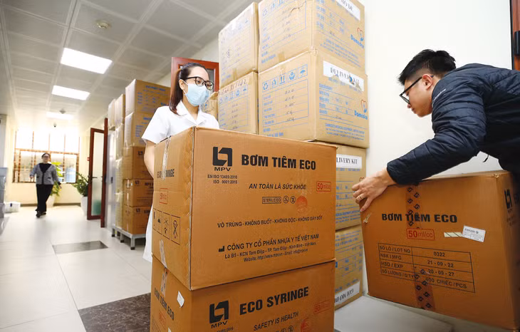 Đại biểu Quốc hội đề xuất bổ sung cơ chế đấu thầu tập trung đối với thuốc, vật tư tiêu hao có số lượng nhỏ, hiếm để hạn chế tiêu cực. Ảnh minh họa: Lê Tiên