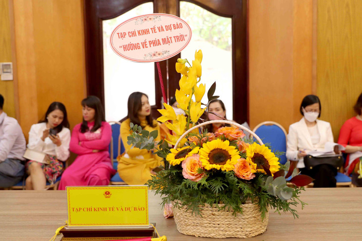 Phần thi của Tạp chí kinh tế và dự báo. Ảnh: Trương Gia