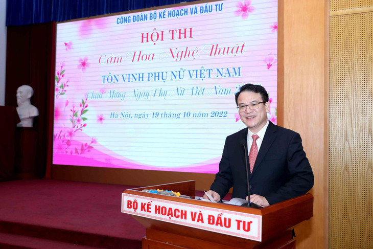 Thứ trưởng Trần Quốc Phương phát biểu chào mừng Hội thi. Ảnh: Trương Gia