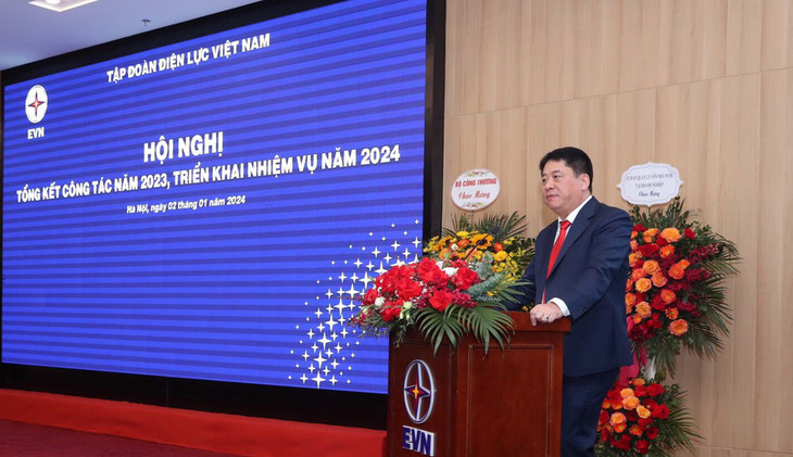 Ông Nguyễn Anh Tuấn, Tổng giám đốc Tập đoàn Điện lực Việt Nam thông tin về tình hình sản xuất - kinh doanh năm 2023 và triển khai nhiệm vụ năm 2024 của Tập đoàn (ảnh: EVN) Ông Nguyễn Anh Tuấn, Tổng giám đốc Tập đoàn Điện lực Việt Nam thông tin về tình hình sản xuất - kinh doanh năm 2023 và triển khai nhiệm vụ năm 2024 của Tập đoàn (ảnh: EVN)