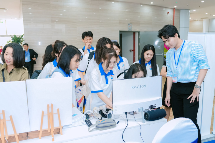 NIC đã phối hợp với các đối tác đào tạo, các chuyên gia trong các lĩnh vực liên quan để phát triển nguồn nhân lực cho đổi mới sáng tạo, đáp ứng nhu cầu ngày càng lớn của thị trường lao động công nghệ cao. Ảnh: NIC