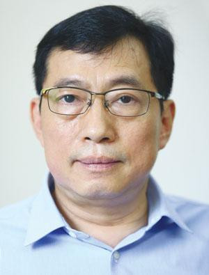 Ông Trần Hào Hùng Cục trưởng Cục Quản lý đấu thầu