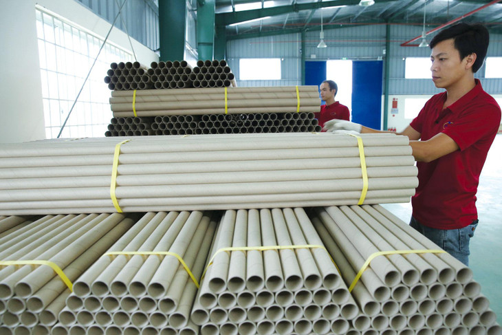 Chính sách gỡ khó cho doanh nghiệp sau khi kiểm soát được dịch bệnh là thực sự cần thiết để phục hồi sản xuất kinh doanh. Ảnh: Lê Tiên