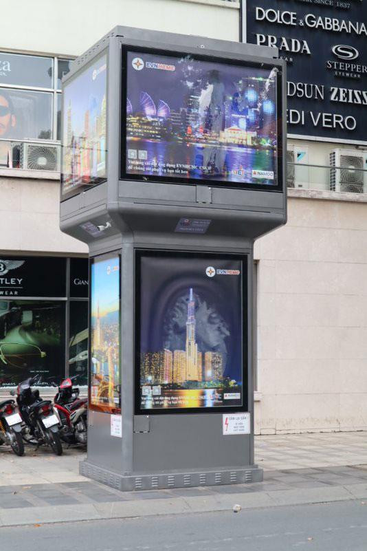 Trạm điện được lắp đèn LED quảng bá hình ảnh TP.HCM