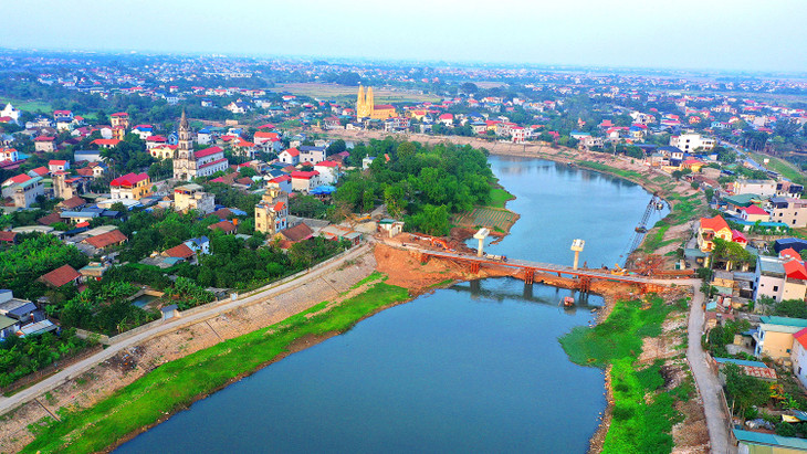 Tháo gỡ vướng mắc pháp lý về đất đai, xây dựng, quy hoạch, thủ tục hành chính là một trong các giải pháp lãnh đạo Bộ Tài chính yêu cầu để thúc đẩy giải ngân đầu tư công. Ảnh: Tiên Giang