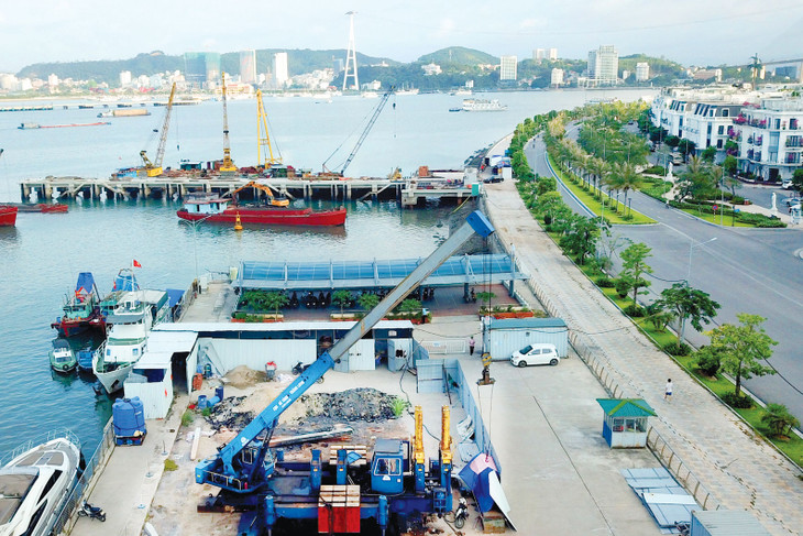 Tỉnh Quảng Ninh đã giải ngân được gần 15.000 tỷ đồng tính đến hết tháng 12/2022, bằng 120% kế hoạch Trung ương giao, bằng 95% kế hoạch điều hành của Tỉnh. Ảnh: Tiên Giang