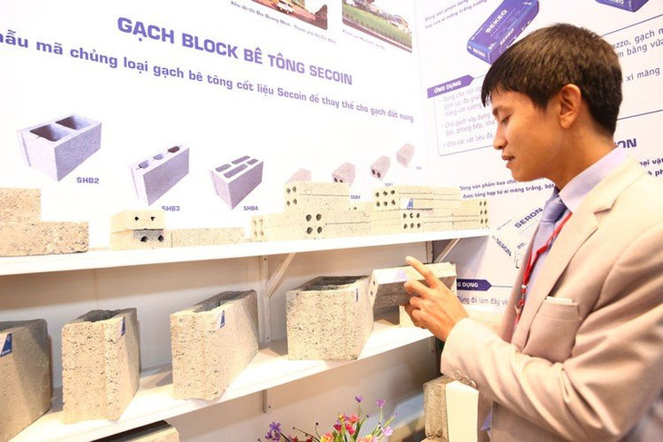 Các quy định như ưu đãi hàng hóa trong nước, mua sắm bền vững sẽ được xây dựng bằng thước đo cụ thể để tạo cơ sở đánh giá nhà thầu, thúc đẩy sản xuất trong nước, tạo cơ hội cạnh tranh cho nhà thầu Việt. Ảnh: Lê Tiên Các quy định như ưu đãi hàng hóa trong nước, mua sắm bền vững sẽ được xây dựng bằng thước đo cụ thể để tạo cơ sở đánh giá nhà thầu, thúc đẩy sản xuất trong nước, tạo cơ hội cạnh tranh cho nhà thầu Việt. Ảnh: Lê Tiên