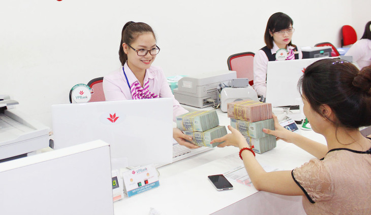 Ở thời điểm ngày 20/10/2023, lãi suất tiền gửi và cho vay bình quân giao dịch phát sinh mới của các ngân hàng thương mại ở mức 4,2%/năm và 7,6%/năm. Ảnh: Huyền Trang