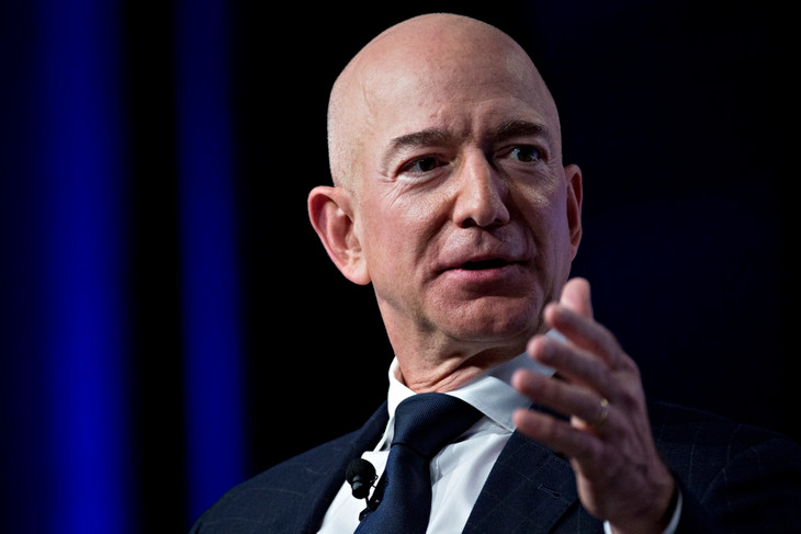 3. Jeff Bezos Tài sản: 114 tỷ USD Nguồn tài sản: Amazon Quốc tịch: Mỹ