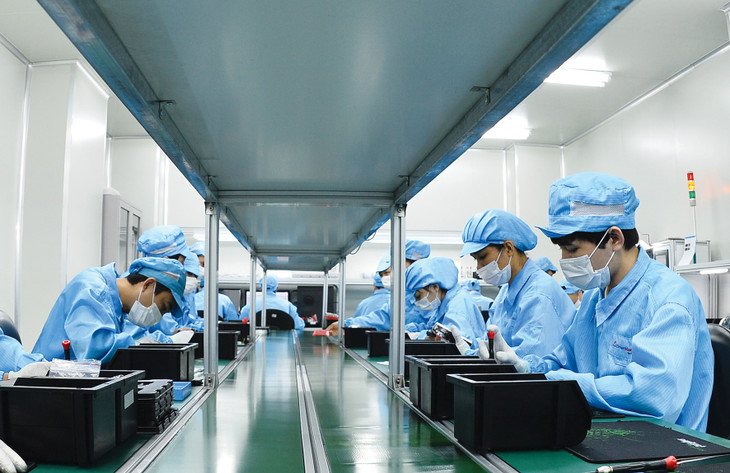 Nhà đầu tư nước ngoài đã bước đầu thực hiện một số công đoạn sản xuất, lắp ráp ở các nhà máy tại Việt Nam đối với một số sản phẩm công nghệ cao, công nghiệp chế tạo. Ảnh: Hà Thanh
