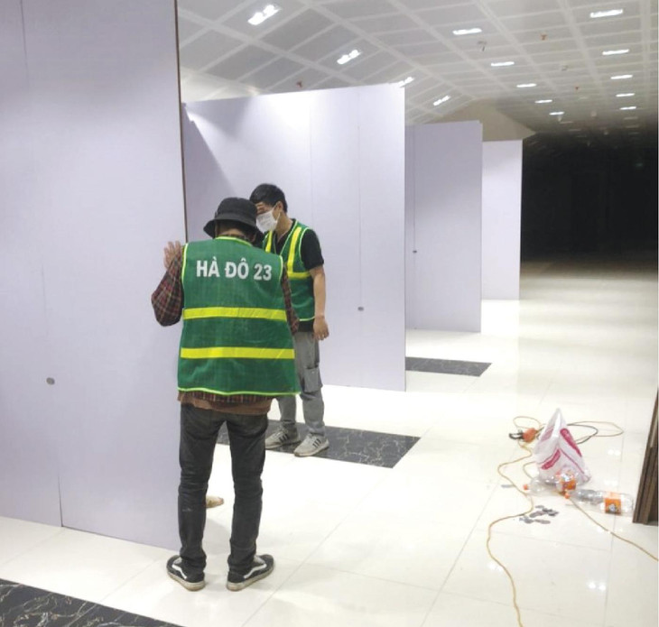 Thi công Bệnh viện dã chiến tại Nhà thi đấu thể thao tỉnh Bắc Giang