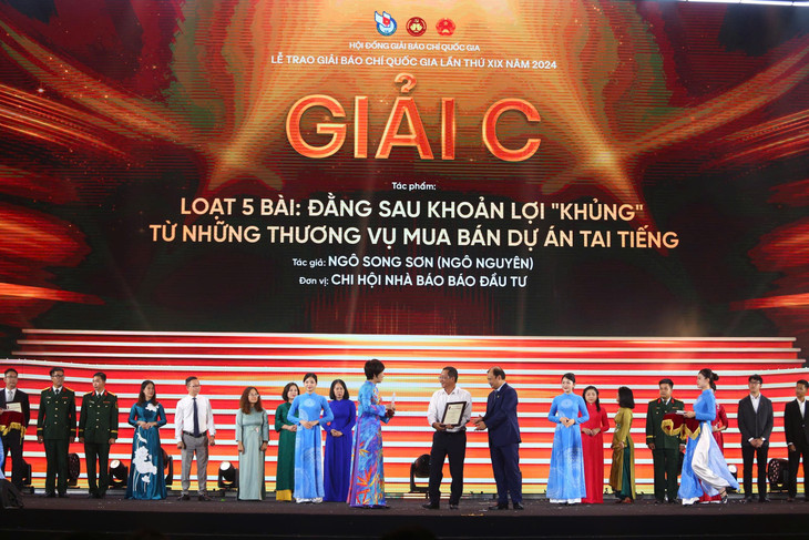 Nhà báo Ngô Song Sơn (Ngô Nguyên) đoạt Giải C với Loạt 5 bài &quot;Đằng sau khoản lợi &quot;khủng&quot; từ những thương vụ mua bán dự án tai tiếng&quot;