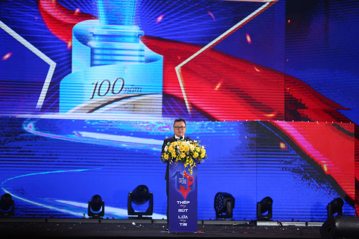 Ông Lê Quốc Minh - Ủy viên Trung ương Đảng, Phó Trưởng ban Tuyên giáo và Dân vận Trung ương, Tổng Biên tập báo Nhân Dân, Chủ tịch Hội Nhà báo Việt Nam, Chủ tịch Hội đồng Giải báo chí Quốc gia - phát biểu tại Lễ trao giải. Ảnh: Lê Tiên