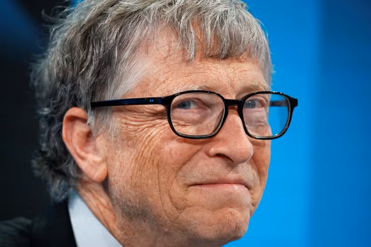 Bill Gates - Giá trị tài sản: 116 tỷ USD Gates là đồng sáng lập và cựu CEO Microsoft - hãng sản xuất phần mềm lớn nhất thế giới. Mặc dù vậy, ông Gates hiện chỉ sở hữu khoảng 1% cổ phiếu Microsoft. Phần còn lại trong tổng tài sản nằm ở cổ phiếu và các khoản đầu tư của gia đình ông, được quản lý thông qua Cascade Investment.