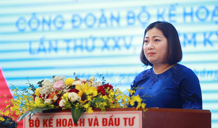 Chủ tịch Công đoàn Bộ Kế hoạch và Đầu tư Lê Thị Tường Thu phát biểu tại Đại hội