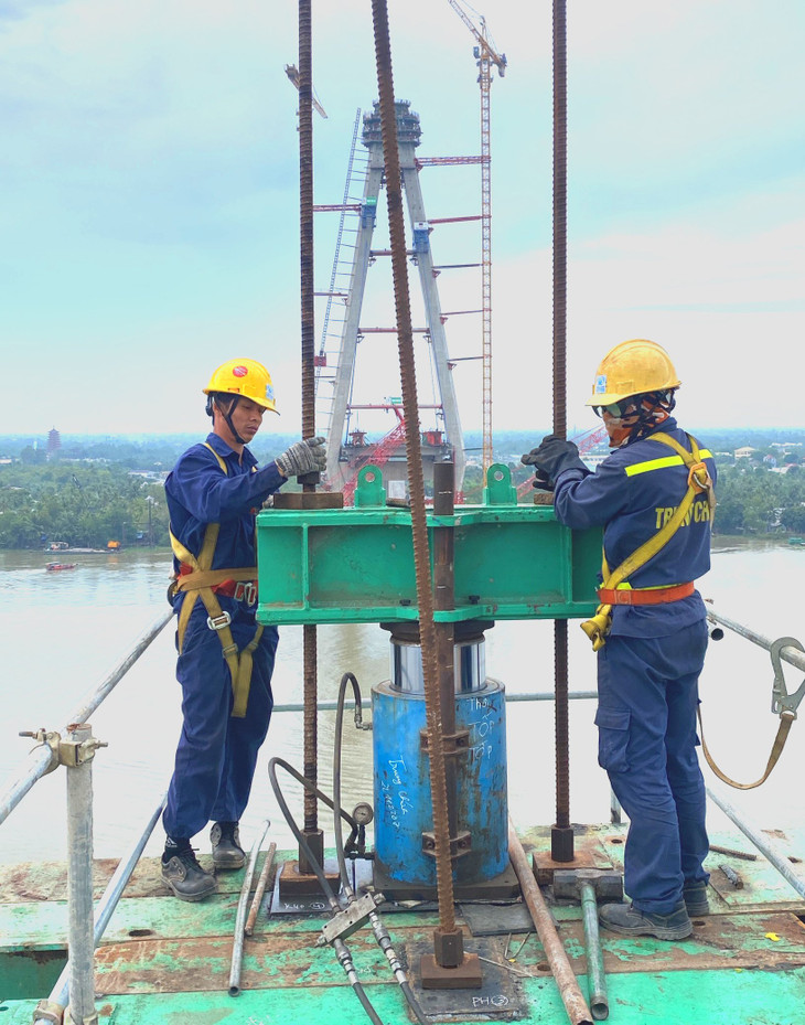 Hệ thống văn bản pháp luật về đấu thầu không ngừng được hoàn thiện, tạo niềm tin cho các cơ quan, đơn vị trong triển khai đấu thầu. Ảnh: Lê Tiên