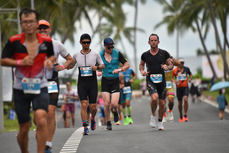 Ngay trong lần đầu tiên tổ chức tại Việt Nam, BIM Group 5150 Triathlon Phu Quoc đã thu hút hơn 400 vận động viên nam, nữ chuyên nghiệp và phong trào tham gia tranh tài đến từ các tỉnh, thành trong nước và 35 quốc gia trên thế giới.