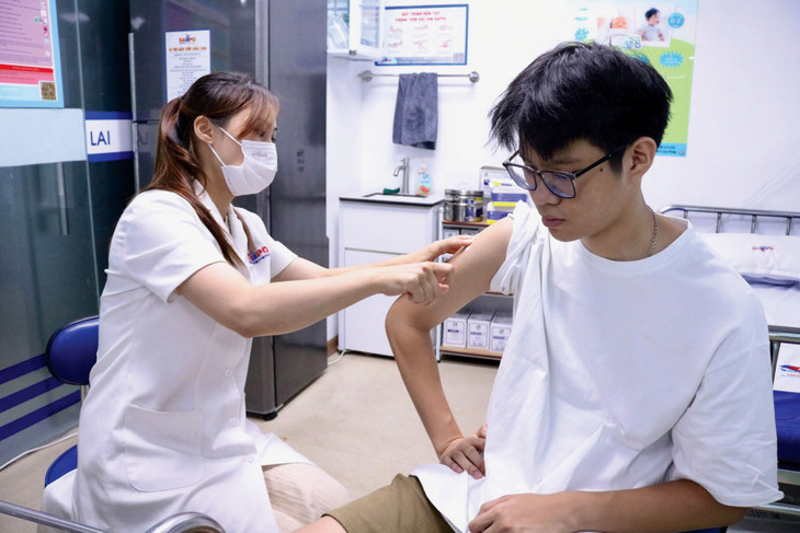 Cách tốt nhất và tối ưu nhất để giảm nguy cơ mắc bệnh cúm mùa và các biến chứng nghiêm trọng tiềm ẩn của nó là tiêm vắc xin cúm hàng năm