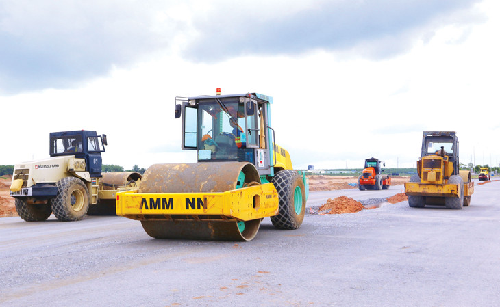 Nhiều nhà thầu bị loại do giấy chứng nhận kiểm định thiết bị xây dựng đính kèm hồ sơ dự thầu không hợp lệ. Ảnh: Tiên Giang