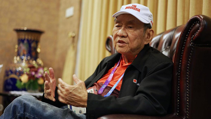 2. Gia tộc Hartono Công ty: Djarum, Bank Central Asia Trụ sở: Indonesia Thế hệ sở hữu công ty: 3 Tài sản: 36,3 tỷ USD